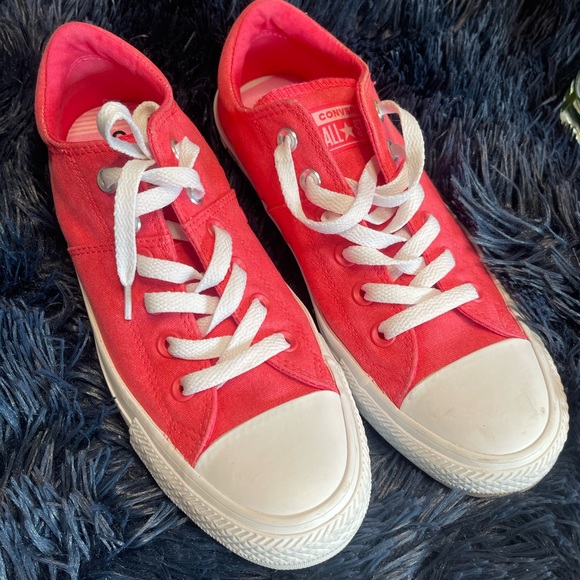 Converse Bright pink - barely used. - Picture 3 of 6